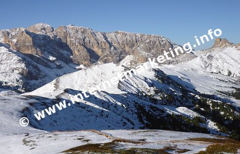 Blick zurück beim Aufstieg zum Plattkofel (2.954 m) (Foto: Volker).