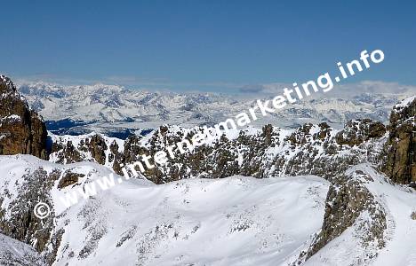 Ausblick vom Weg 3A im Rosengarten nahe des Tierser Alpl Jochs (2.440 m) (Foto: Volker).