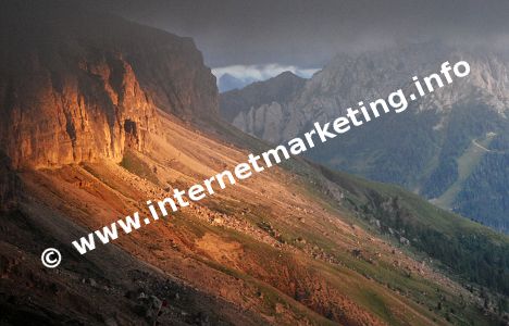 Aria di tempesta nei pressi del Rifugio Fronza alle Coronelle (2.339 m) sul Catinaccio (Foto: R. Jakubowski)