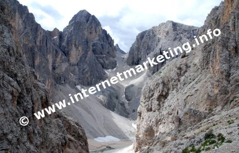 Grasleitenkessel und Grasleitenpass (2.601 m) im Rosengarten (Foto: R. Jakubowski).