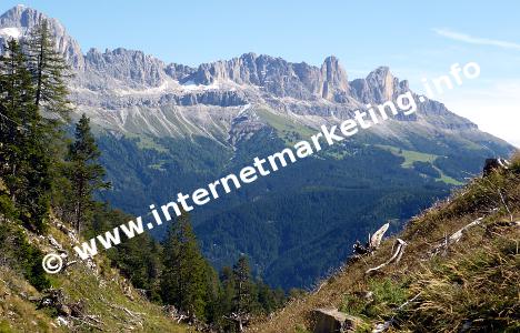 Blick auf den Rosengarten von der Hammerwand im Naturpark Schlern Rosengarten in Südtirol (Foto: Volker).