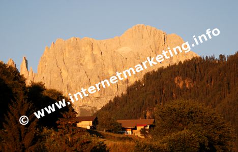 Cima del Catinaccio con il Gartl e la Croda di Re Laurino nel Gruppo del Catinaccio (Foto: R. Jakubowski)