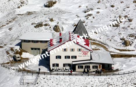 Tierser Alpl Hütte (2.440 m) in der Rosengartengruppe (Foto: Volker).