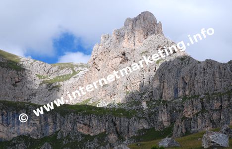 Tscheiner Spitze (2.810 m) im Rosengarten (Foto: R. Jakubowski).