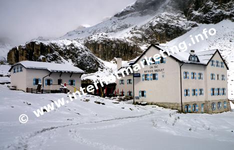 Vajolet-Hütte (2.243 m) in der Rosengartengruppe (Foto: Volker).