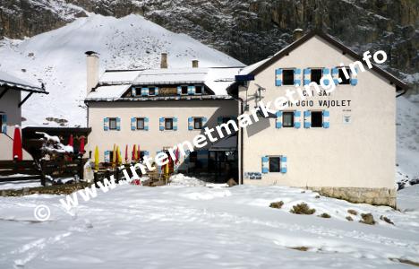 Vajolet-Hütte (2.243 m) in der Rosengartengruppe (Foto: Volker).