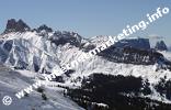 Roßzähne und Mahlknechtpolen mit Schlern im Hintergrund (Foto: Volker).