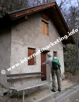 Waalerhaus am Latschander Waalweg oberhalb von Kastelbell (Foto: B. Jakubowski).