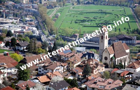 Blick auf Marling vom Marlinger Waalweg (Foto: R. Jakubowski).