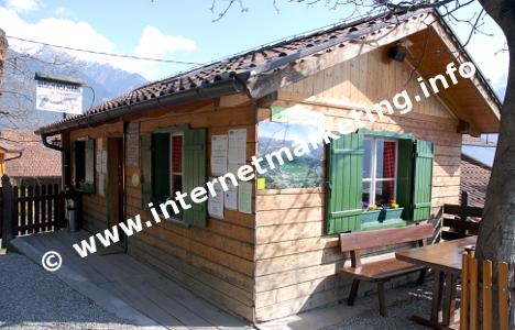 Buschenschank am Marlinger Waalweg (Foto: R. Jakubowski).