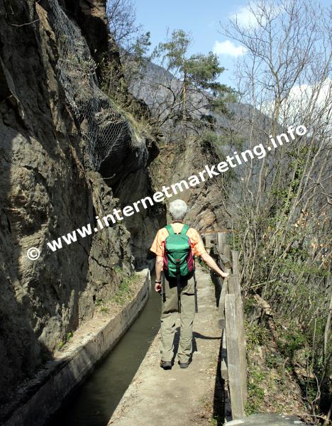 Marlinger Waalweg bei Töll (Foto: B. Jakubowski).