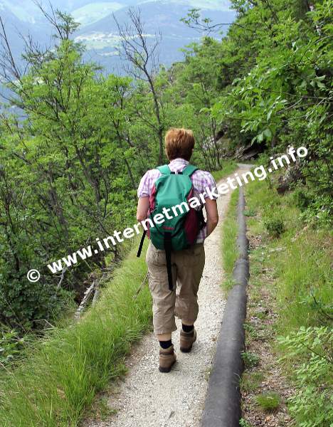 Rohrleitung des Neuwaals bei Morter im Vinschgau (Foto: R. Jakubowski).