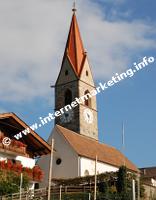 Pfarrkirche Kuens (Foto: R. Jakubowski).